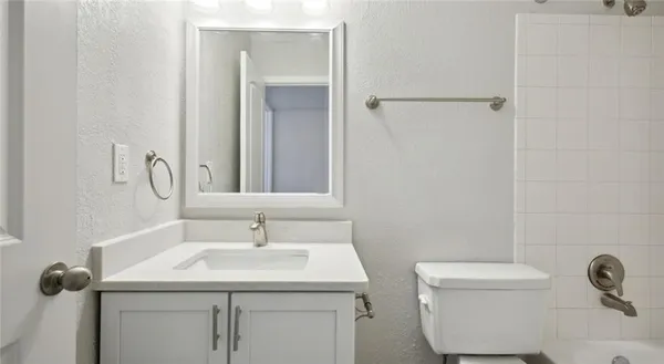 $2,251 | 100 Pinhurst Drive, Unit 1118L, Atlanta, GA 30339