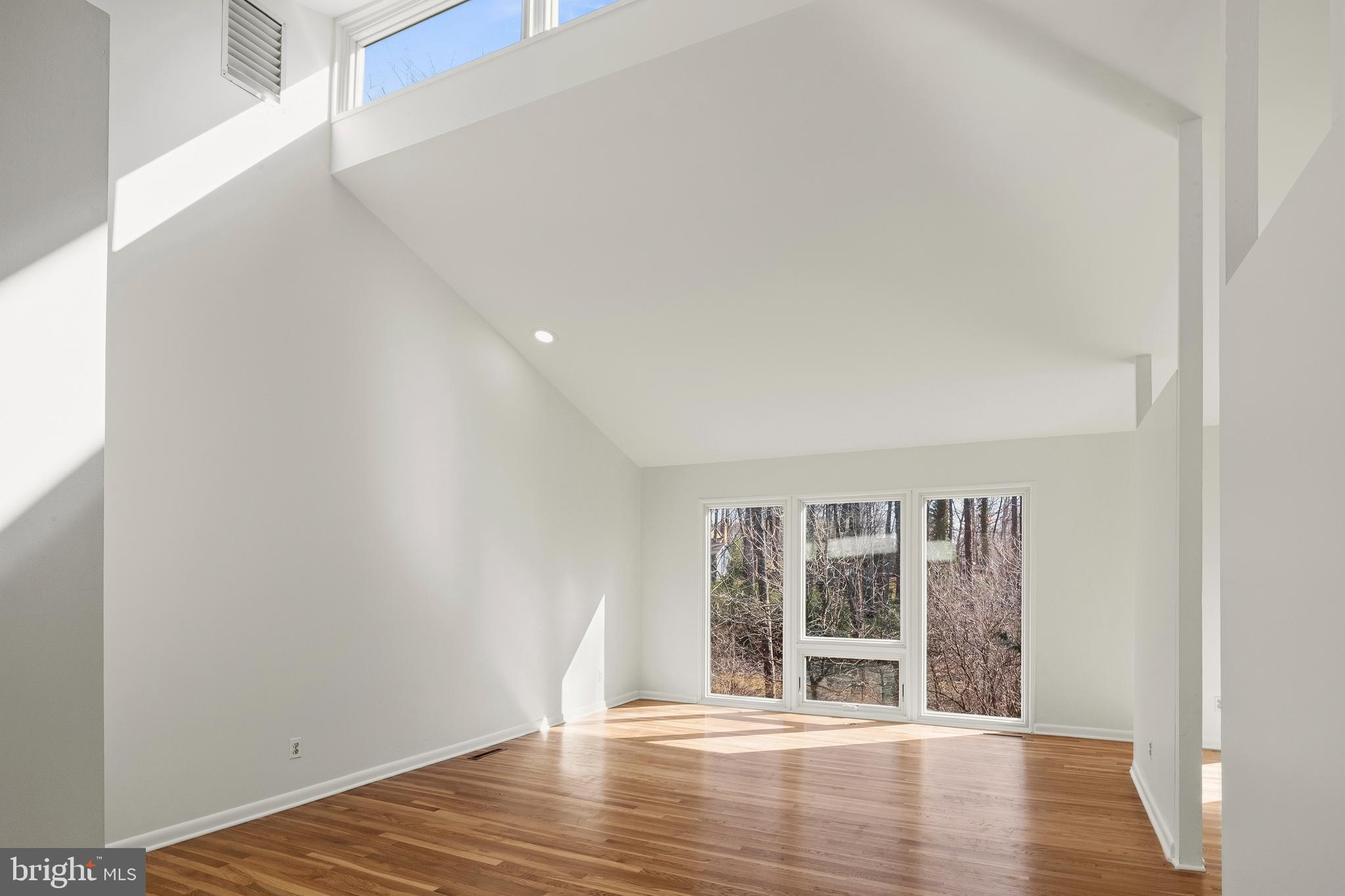 11089 Swansfield Road Columbia, MD 21044 - Photo 13 of 54 Living Room