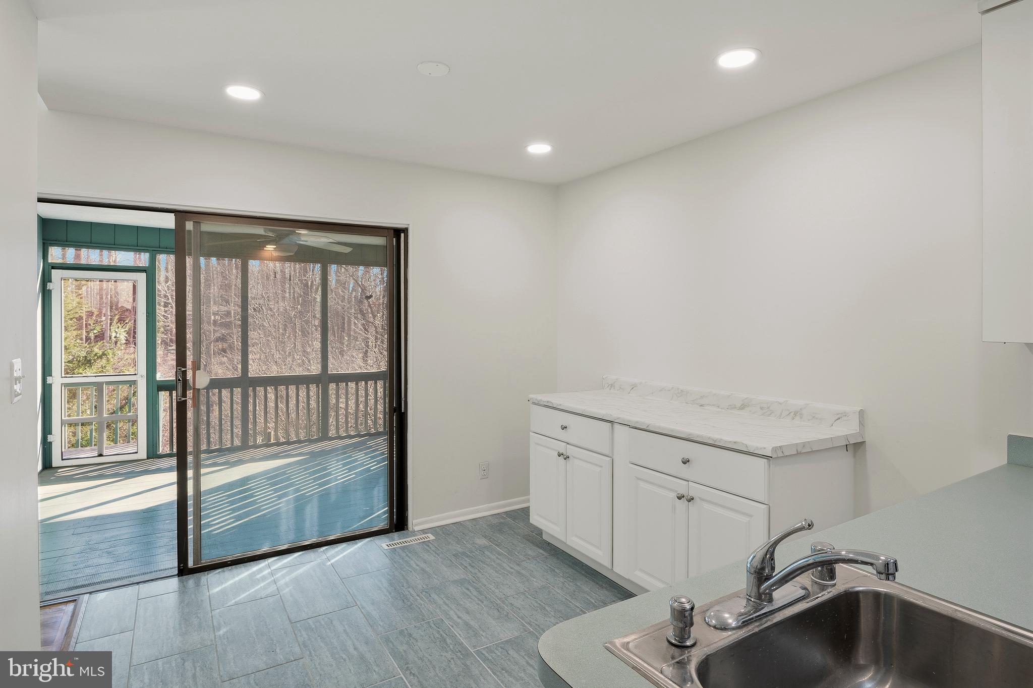 11089 Swansfield Road Columbia, MD 21044 - Photo 24 of 54 Breakfast Nook