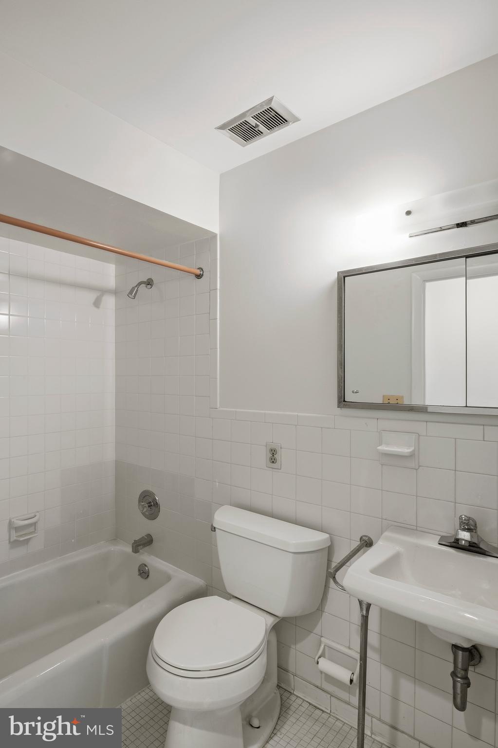 11089 Swansfield Road Columbia, MD 21044 - Photo 32 of 54 Bathroom 2