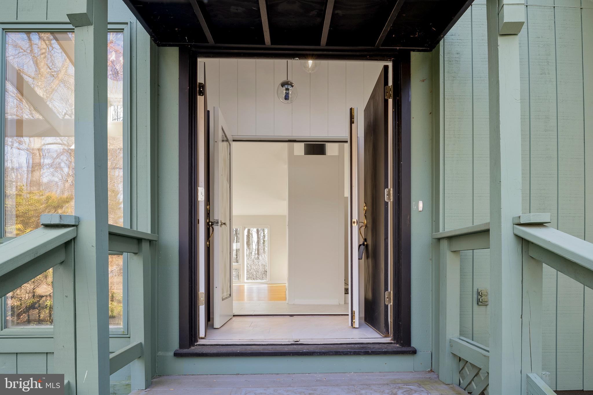 11089 Swansfield Road Columbia, MD 21044 - Photo 5 of 54 Entry