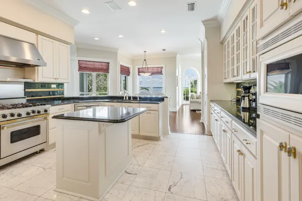$3,599,000 | 4567 Landfall Court, Destin, FL 32541