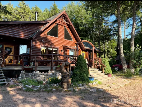 $1,280,000 | 505 East Bass Woods Lane, Gwinn, MI 49841