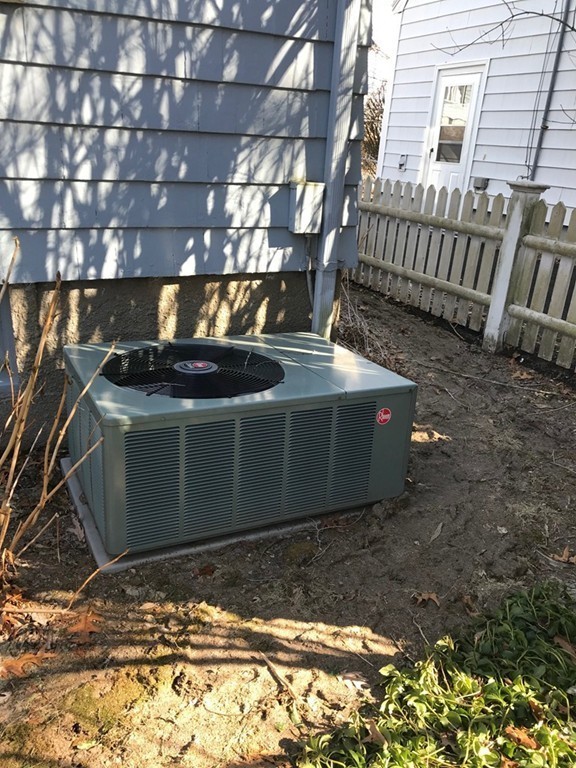 23 Sherwood Road Swampscott, MA 01907 - Photo 8 of 21 Gallery Image 8