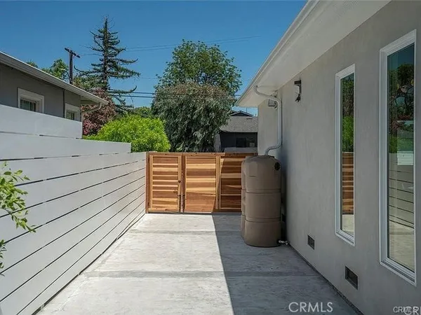 $7,300 | 4931 Murietta Avenue, Sherman Oaks, CA 91423