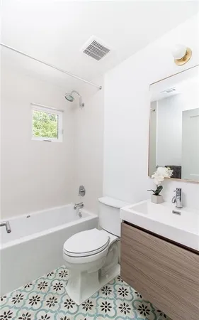 $2,800 | 5514 Avenue H, Unit 2, Austin, TX 78751