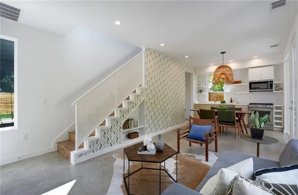 $2,800 | 5514 Avenue H, Unit 2, Austin, TX 78751