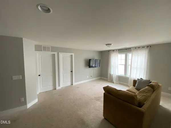 $2,895 | 340 Avery Glenn Way, Fuquay-Varina, NC 27526