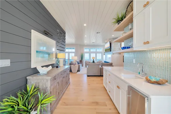 $5,495,000 | 236 Seaside Drive, Port Aransas, TX 78373