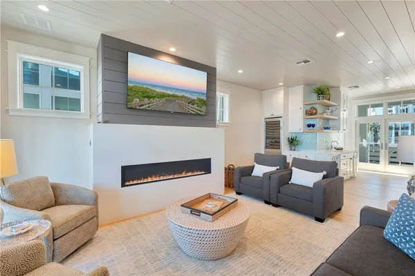 $5,495,000 | 236 Seaside Drive, Port Aransas, TX 78373