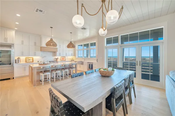 $5,495,000 | 236 Seaside Drive, Port Aransas, TX 78373