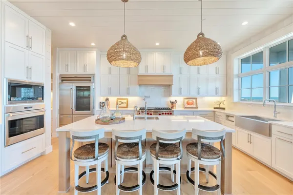 $5,495,000 | 236 Seaside Drive, Port Aransas, TX 78373