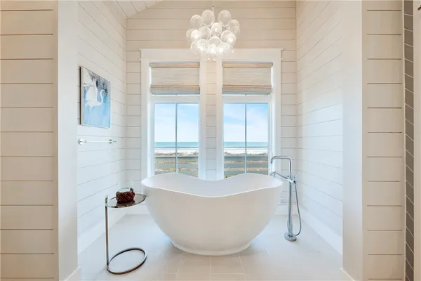 $5,495,000 | 236 Seaside Drive, Port Aransas, TX 78373