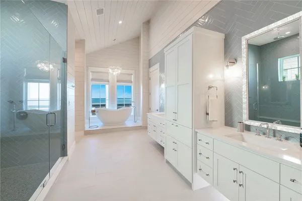 $5,495,000 | 236 Seaside Drive, Port Aransas, TX 78373