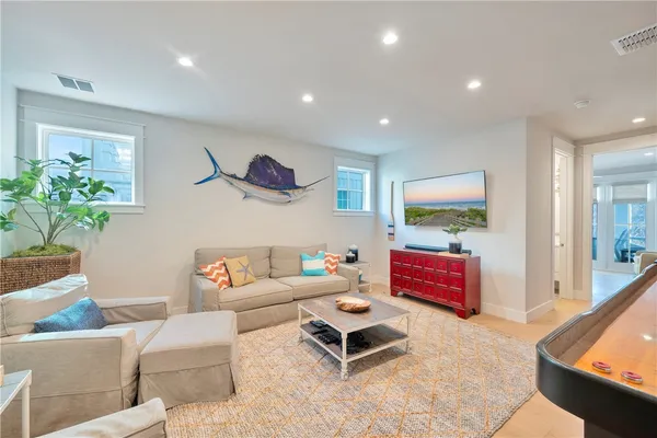 $5,495,000 | 236 Seaside Drive, Port Aransas, TX 78373