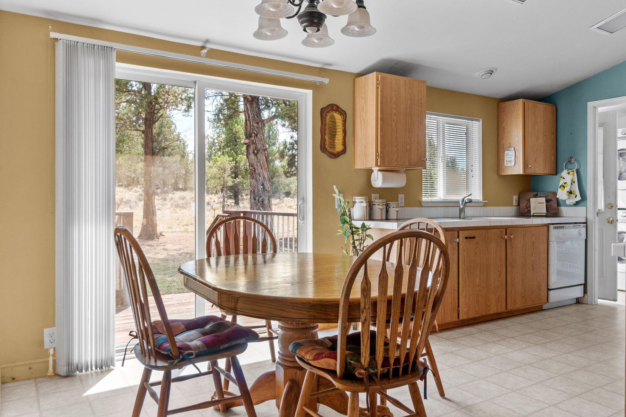 17471 Kent Road Sisters, OR 97759 - Photo 10 of 42 52-web-or-mls-DSC02200