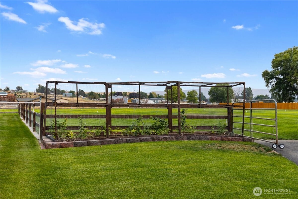 92 Clemans View Road Selah, WA 98942 - Photo 14 of 39 Gallery Image 14