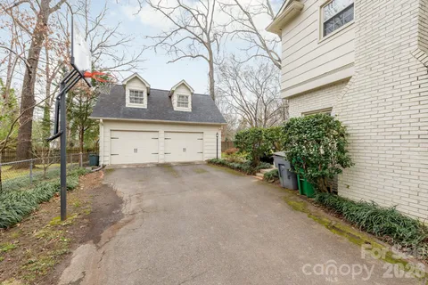 $699,000 | 6929 Knightswood Drive, Charlotte, NC 28226