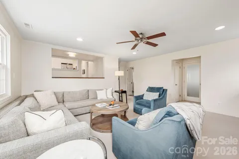 $699,000 | 6929 Knightswood Drive, Charlotte, NC 28226