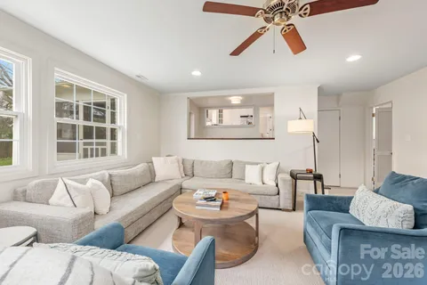 $699,000 | 6929 Knightswood Drive, Charlotte, NC 28226