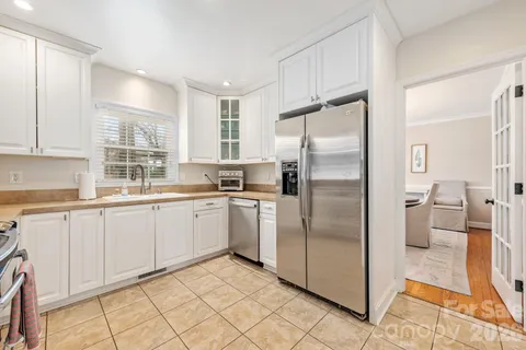 $699,000 | 6929 Knightswood Drive, Charlotte, NC 28226