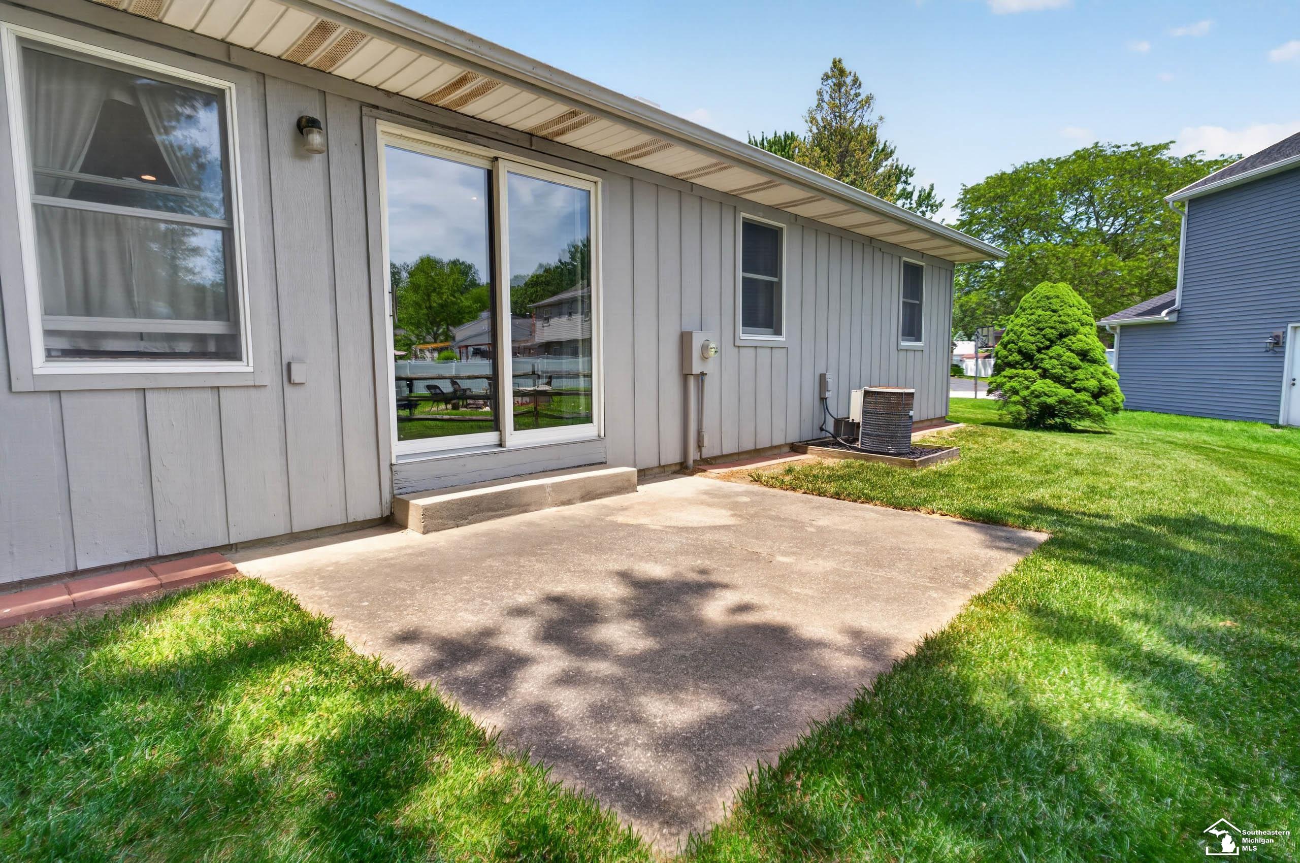7576 Chapelview Court Temperance, MI 48182 - Photo 46 of 51