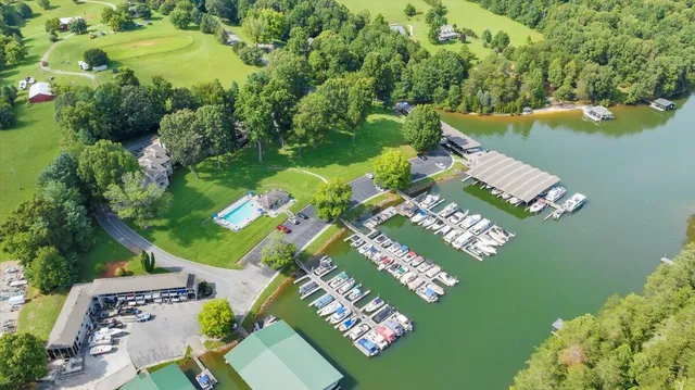 $259,999 | 289 Shoreline Drive, Unit 112, Moneta, VA 24121