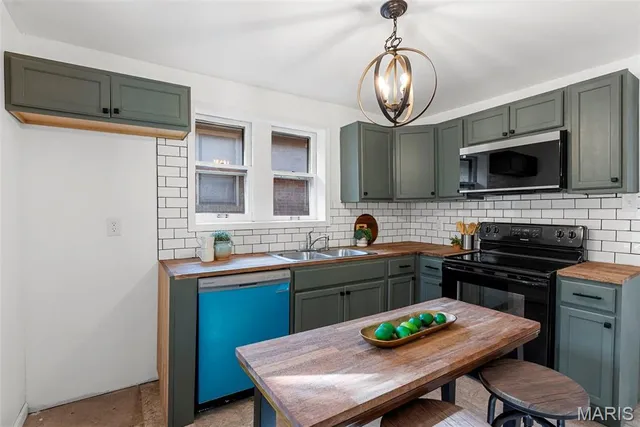 $154,900 | 8728 Susan Avenue, St. John, MO 63114