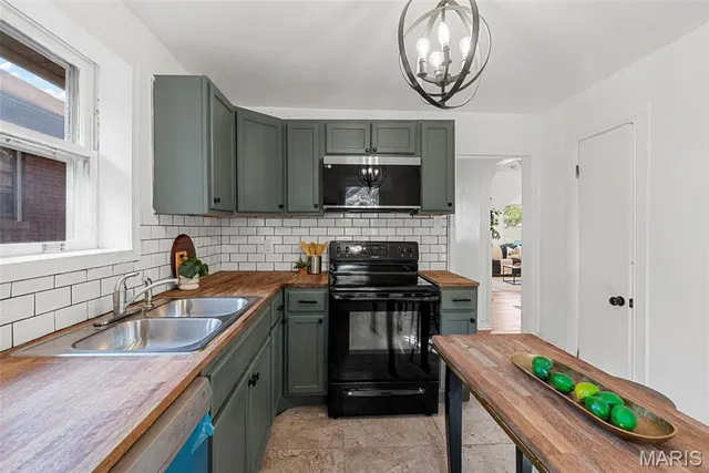 $154,900 | 8728 Susan Avenue, St. John, MO 63114