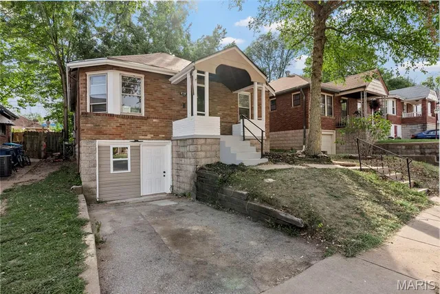 $154,900 | 8728 Susan Avenue, St. John, MO 63114