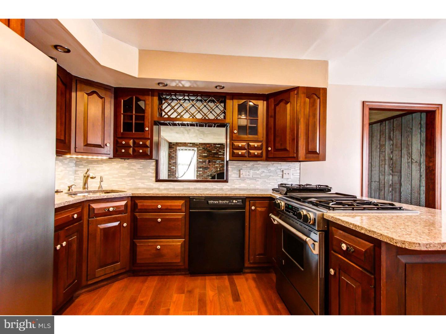 363 Parry Road Warminster, PA 18974 - Photo 9 of 25 Kitchen
