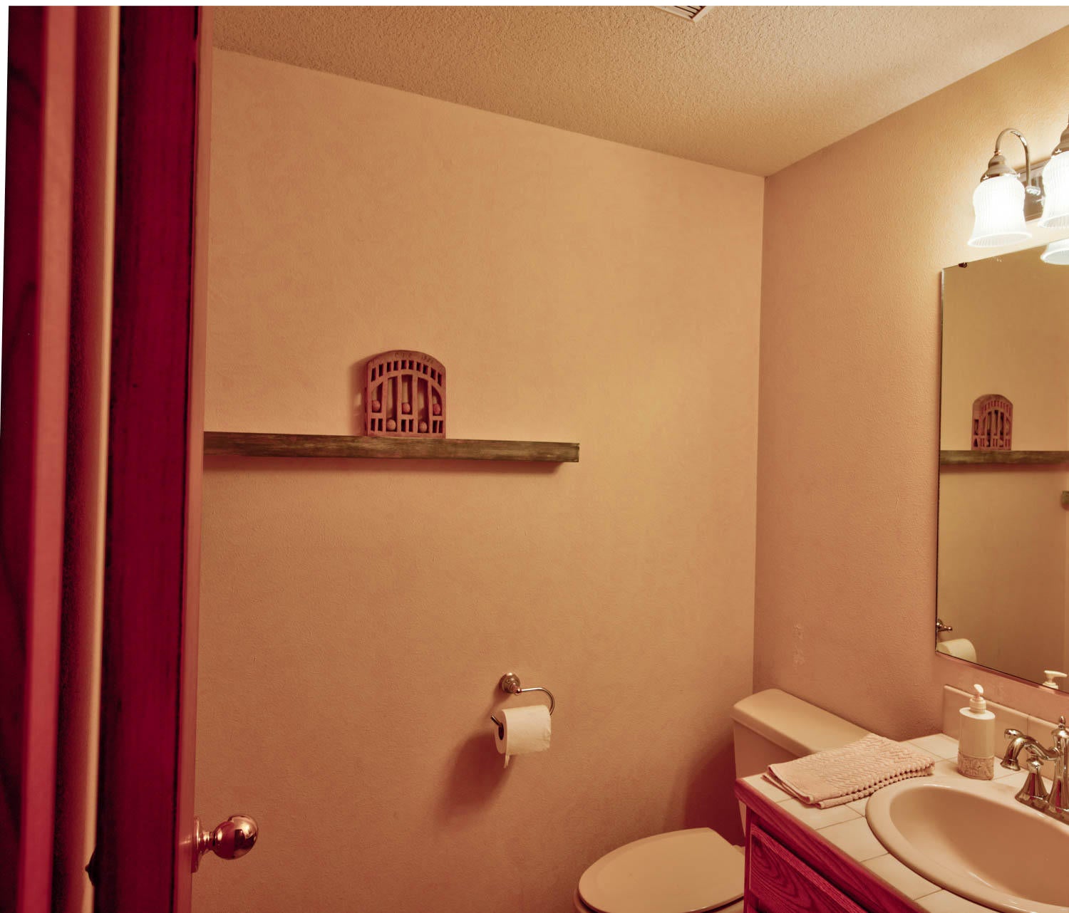 64548 Joe Neil Road Bend, OR 97701 - Photo 35 of 50 Half Bath Main Level