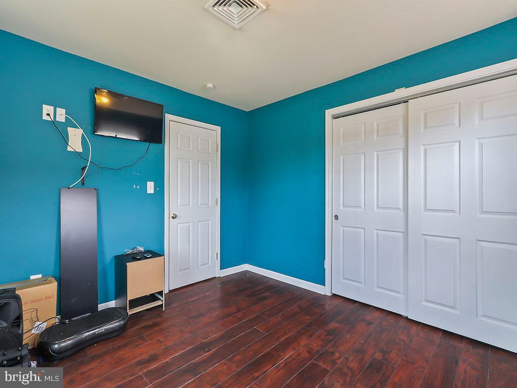 72 Incurve Road Levittown, PA 19057 - Photo 25 of 39 Gallery Image 25