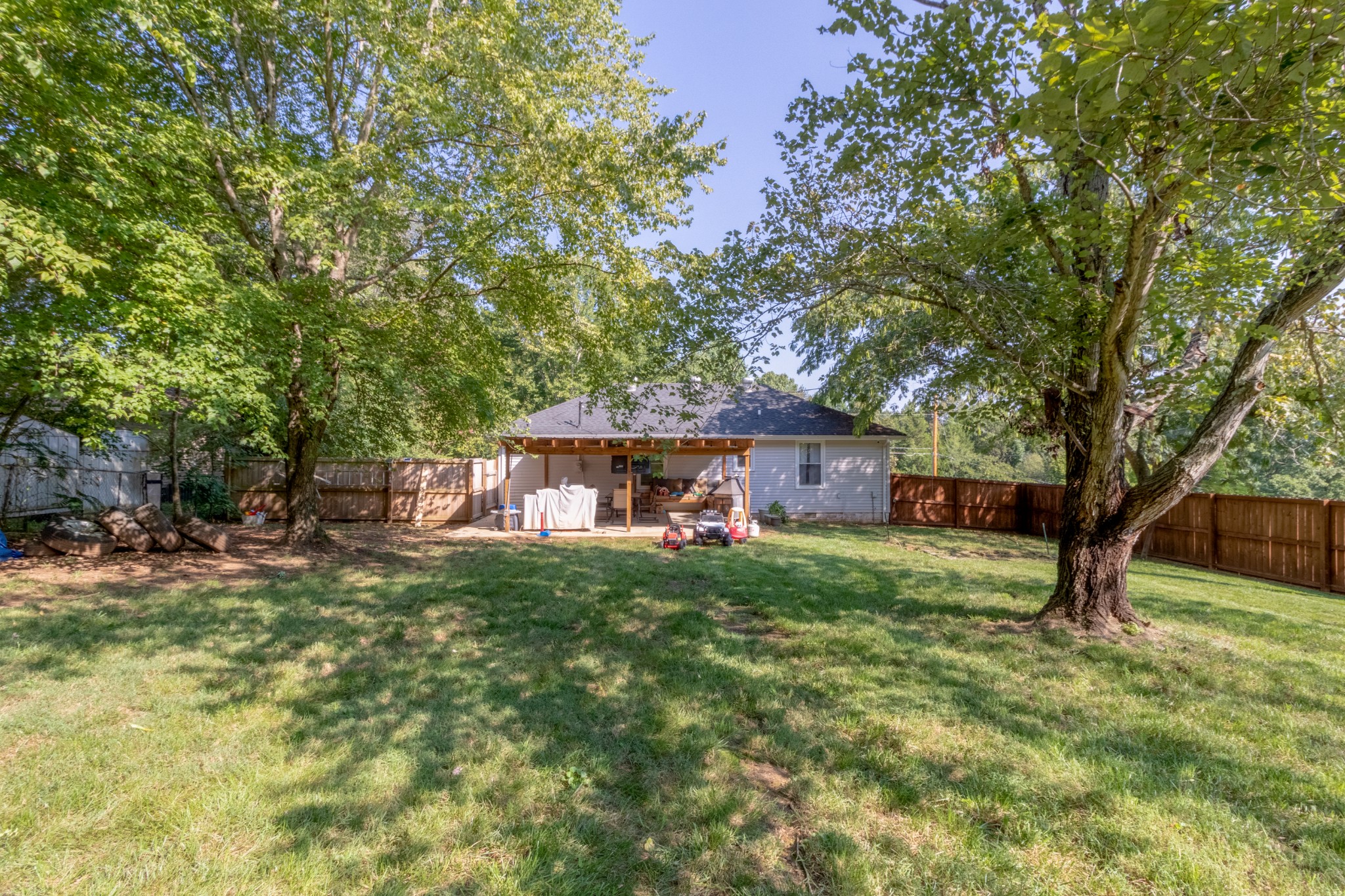 720 Dean Road Clarksville, TN 37040 - Photo 31 of 33 a view of a house with a back yard