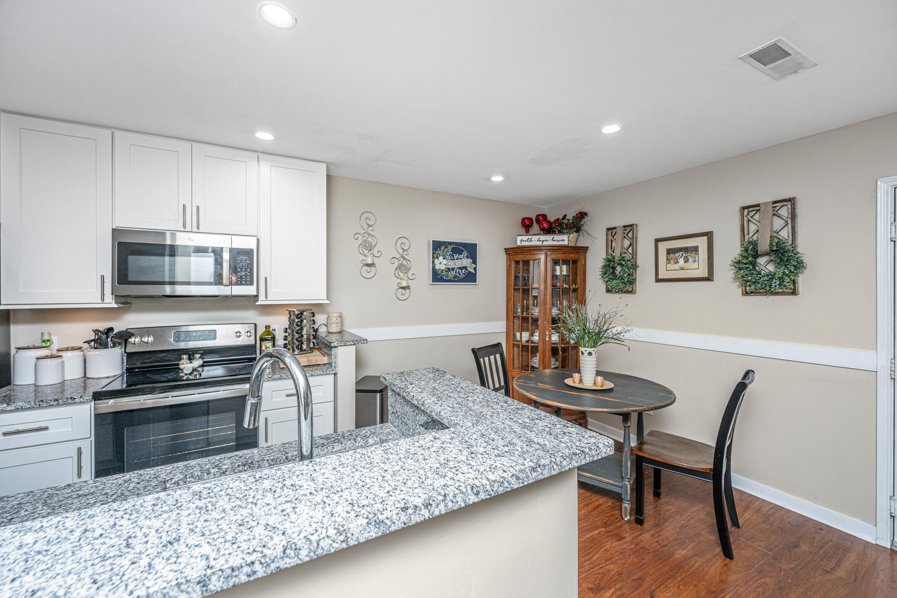 2011 North Highway 17, Unit 1400A Mount Pleasant, SC 29466 - Photo 8 of 31 Open Layout