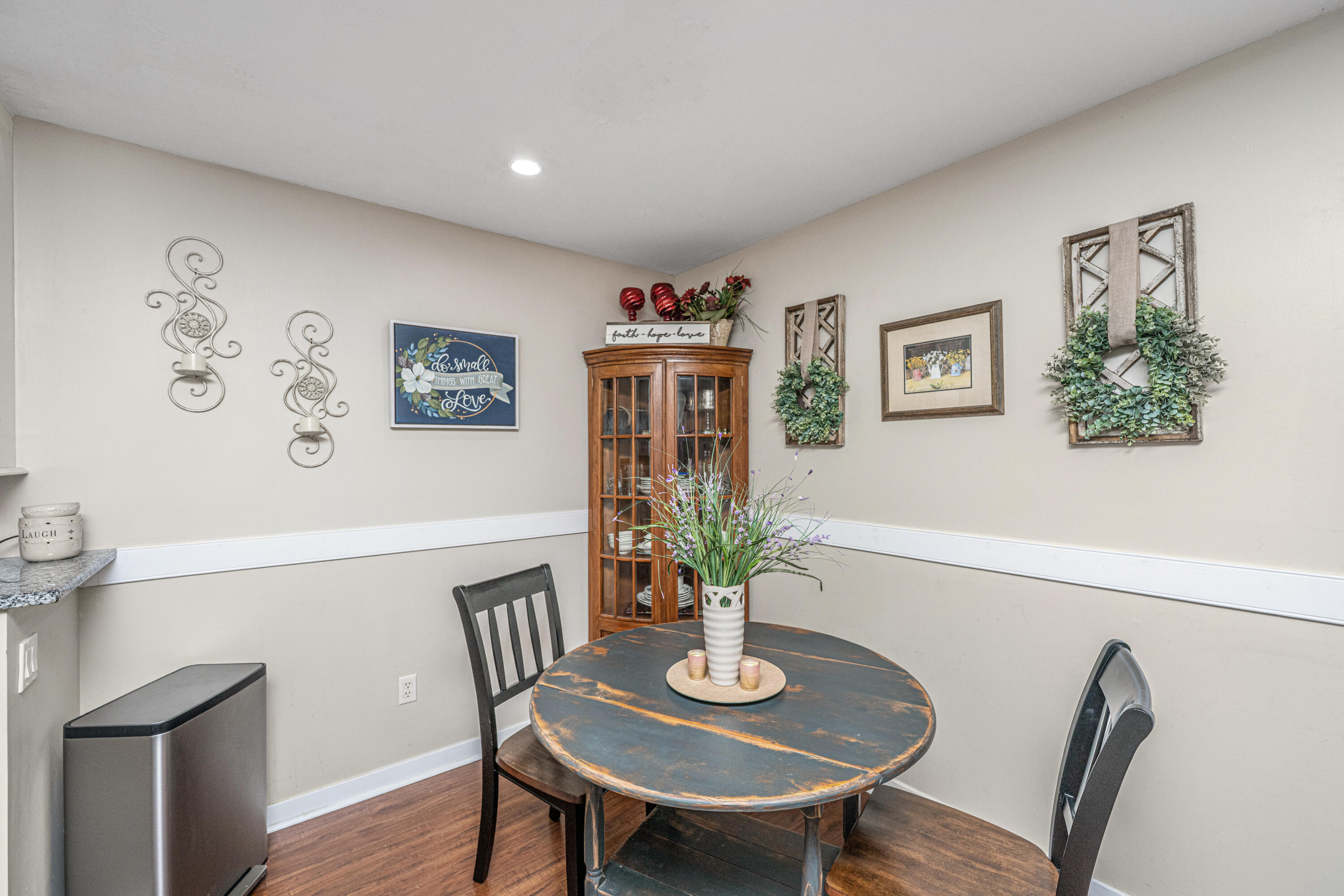 2011 North Highway 17, Unit 1400A Mount Pleasant, SC 29466 - Photo 9 of 31 Dining