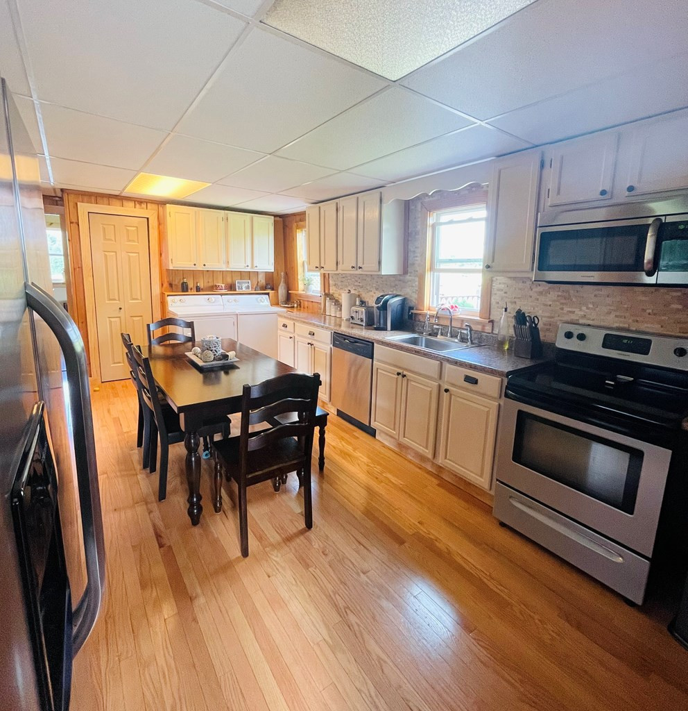 696 Wallace Hill Road Plattsburgh, NY 12901 - Photo 9 of 19 Gallery Image 9