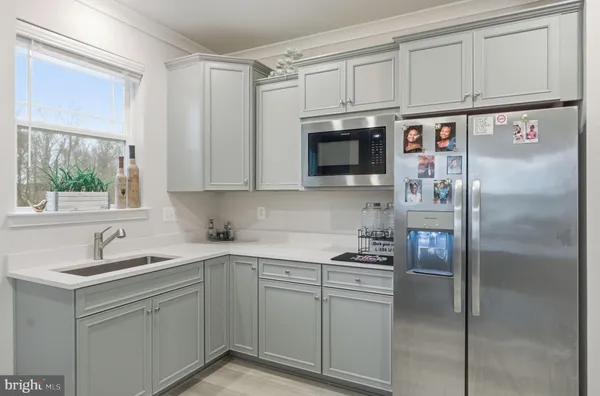 a close up view of a washer and dryer