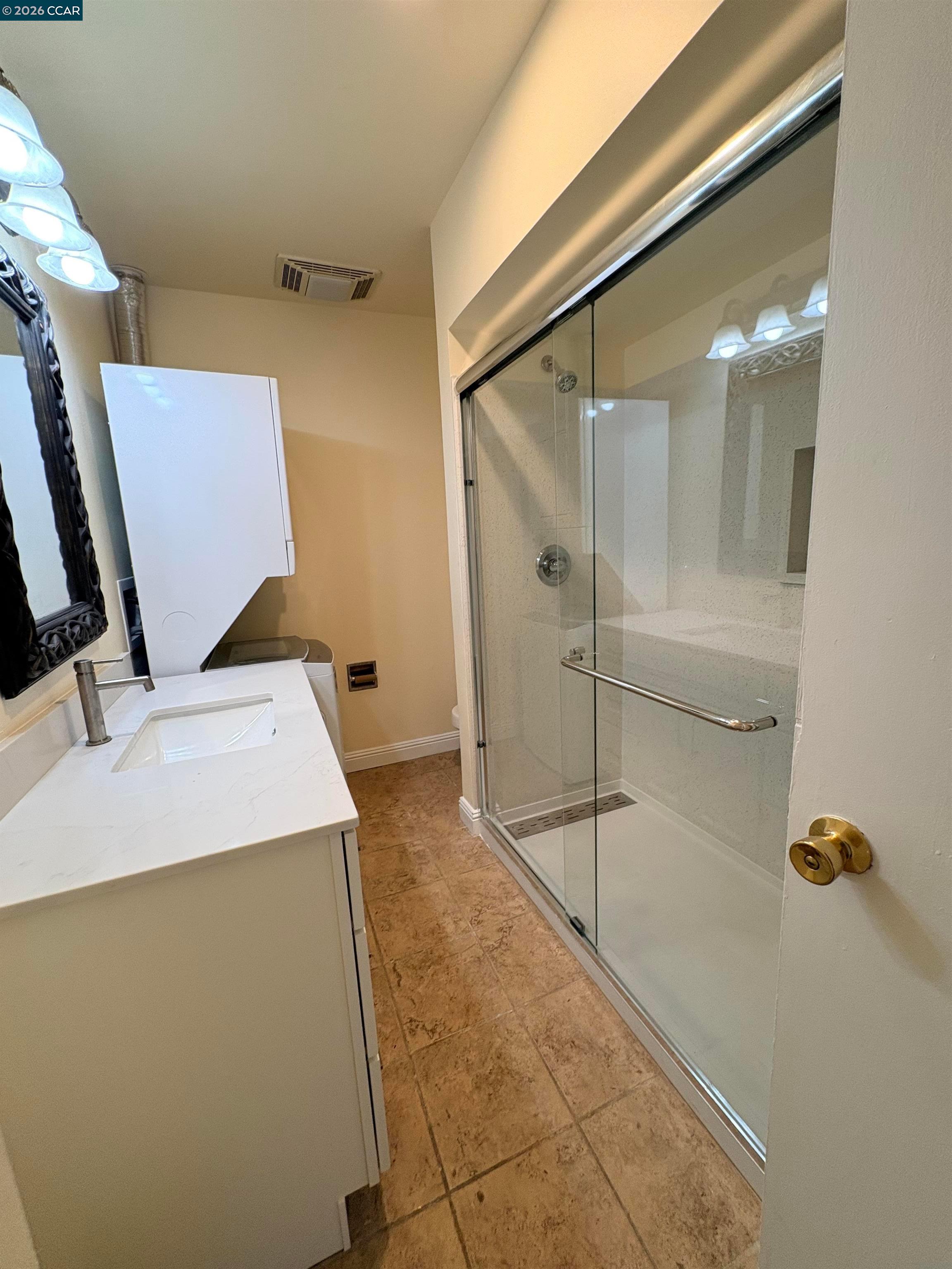 5451 Roundtree Place, Unit F Concord, CA 94521 - Photo 12 of 22