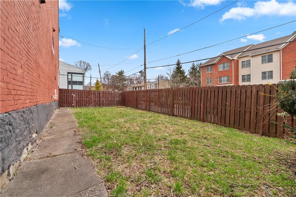 5822 Rippey Street Pittsburgh, PA 15206 - Photo 25 of 37 Fenced in side yard