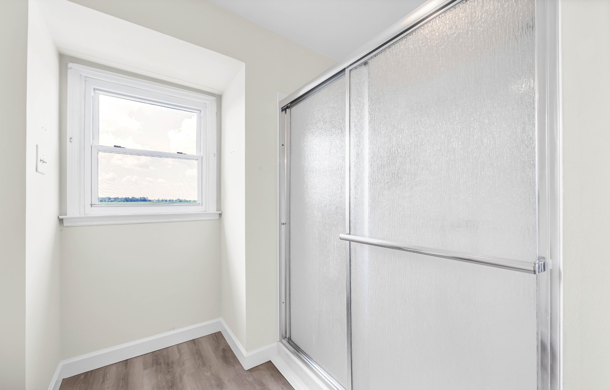 511 Snardon Mill Road Allensville, KY 42204 - Photo 26 of 44 a bathroom with a glass shower door