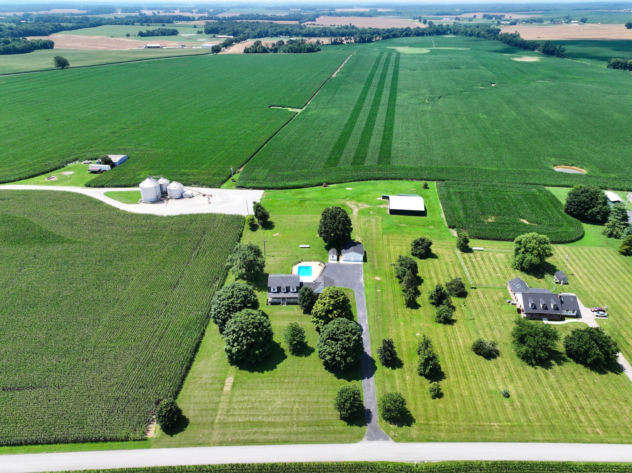 511 Snardon Mill Road Allensville, KY 42204 - Photo 7 of 44 a view of a garden with a lake
