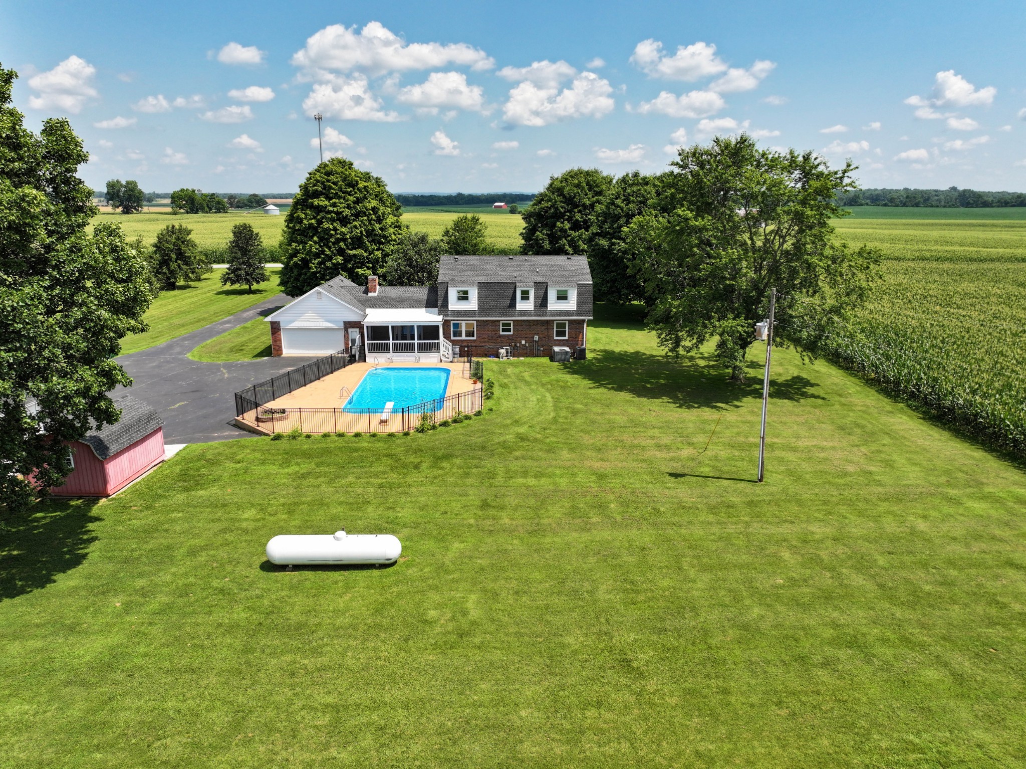 511 Snardon Mill Road Allensville, KY 42204 - Photo 8 of 44 a swimming pool with yard