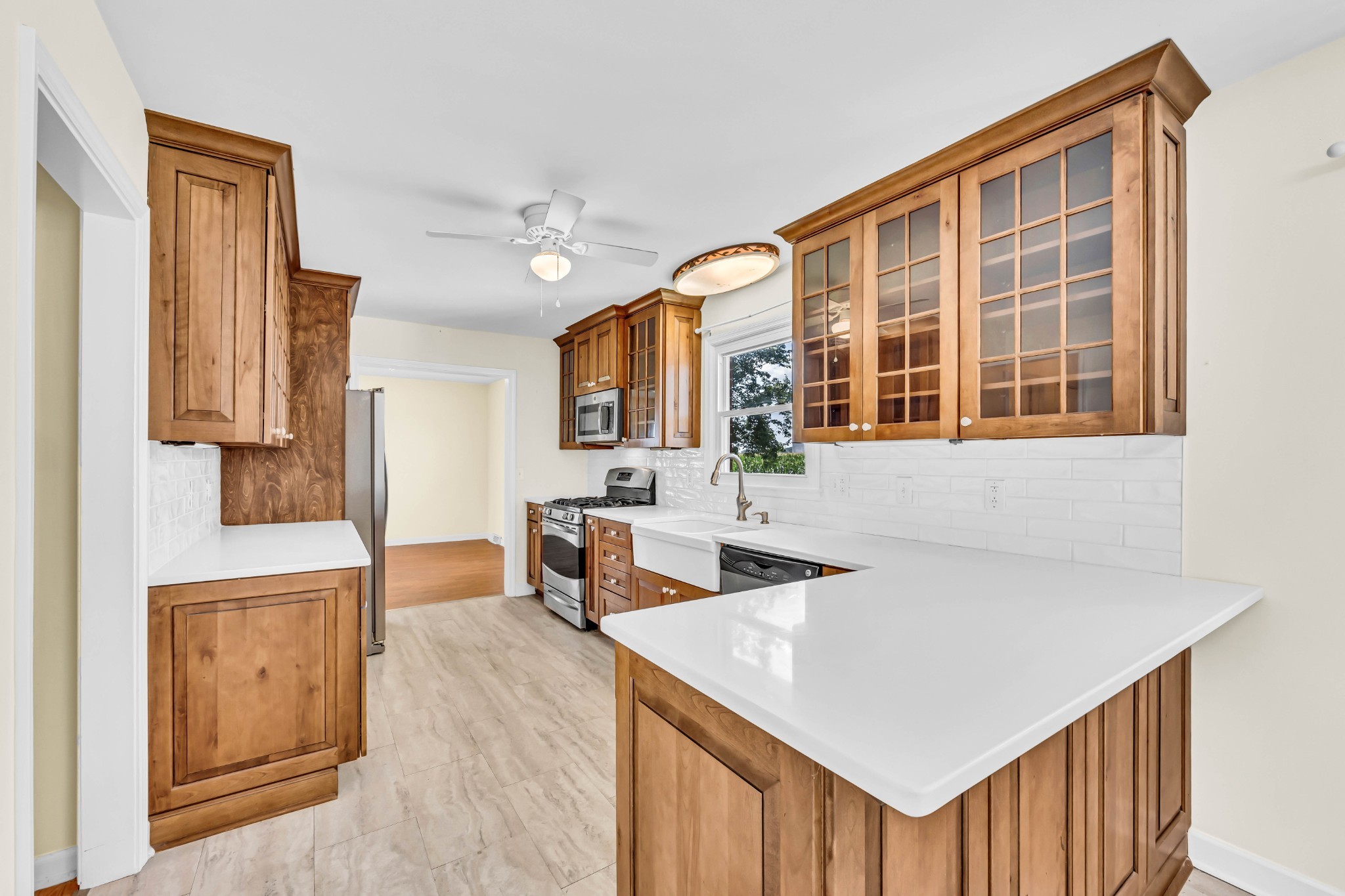 511 Snardon Mill Road Allensville, KY 42204 - Photo 10 of 44 a spacious bathroom with a tub sink and mirror