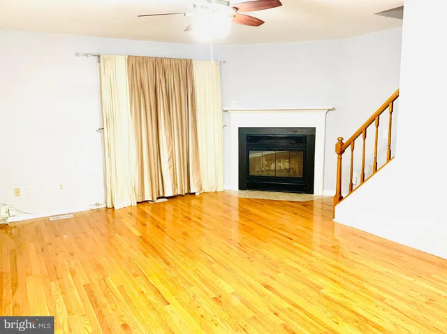 $2,300 | 14816 Lynhodge Court, Centreville, VA 20120