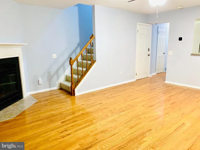 $2,300 | 14816 Lynhodge Court, Centreville, VA 20120