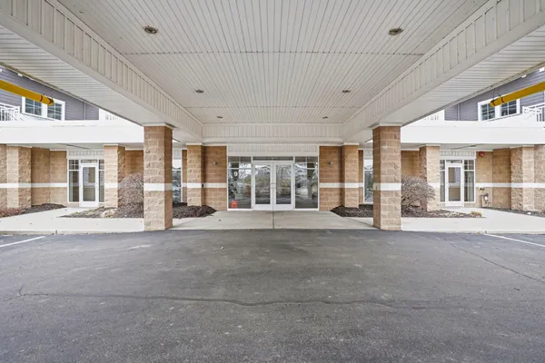 $459,900 | 917 West Savidge Street, Unit 38, Spring Lake, MI 49456