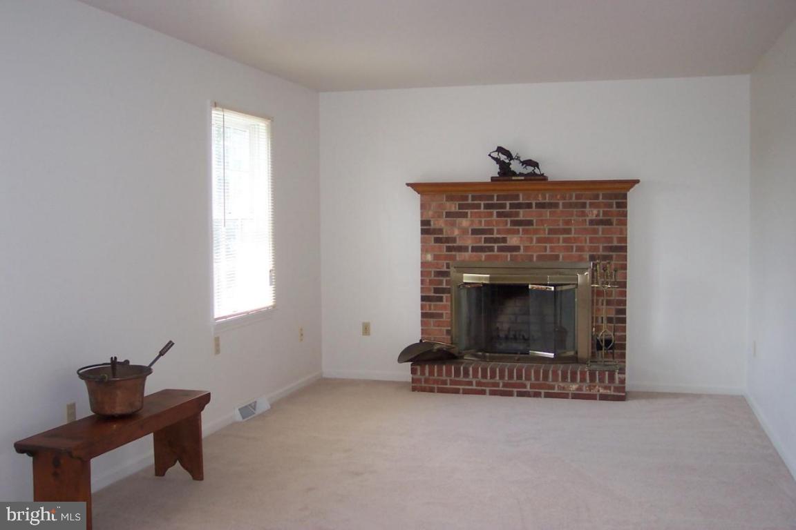 22 Brian Drive Lititz, PA 17543 - Photo 6 of 10 Gallery Image 6