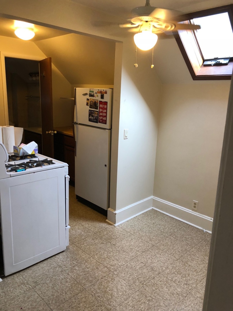756 East Wilson Street, Unit 2 Batavia, IL 60510 - Photo 6 of 7 a view of kitchen with a sink
