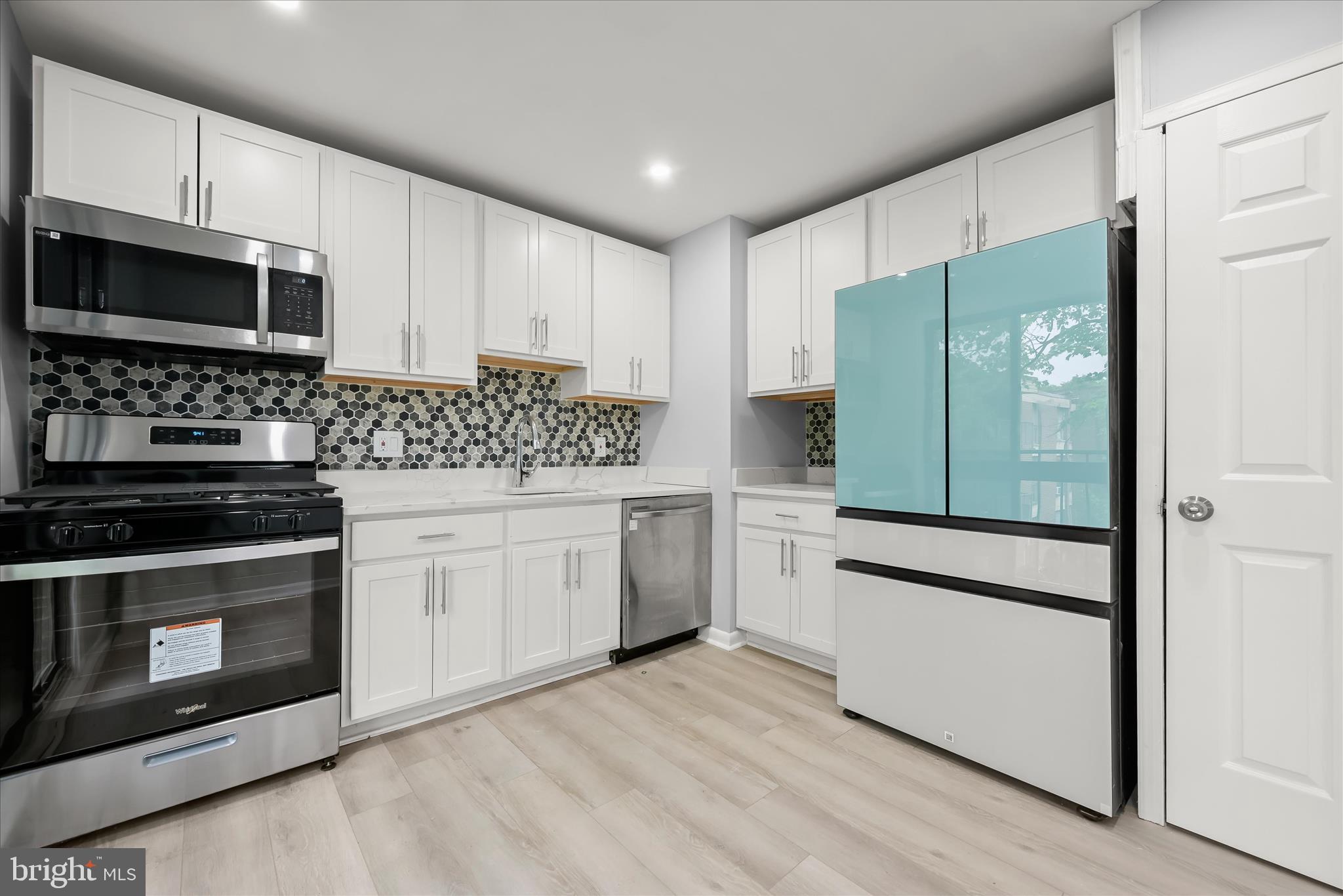 7967 Riggs Road, Unit 796710 Hyattsville, MD 20783 - Photo 2 of 29 Eat-In Kitchen